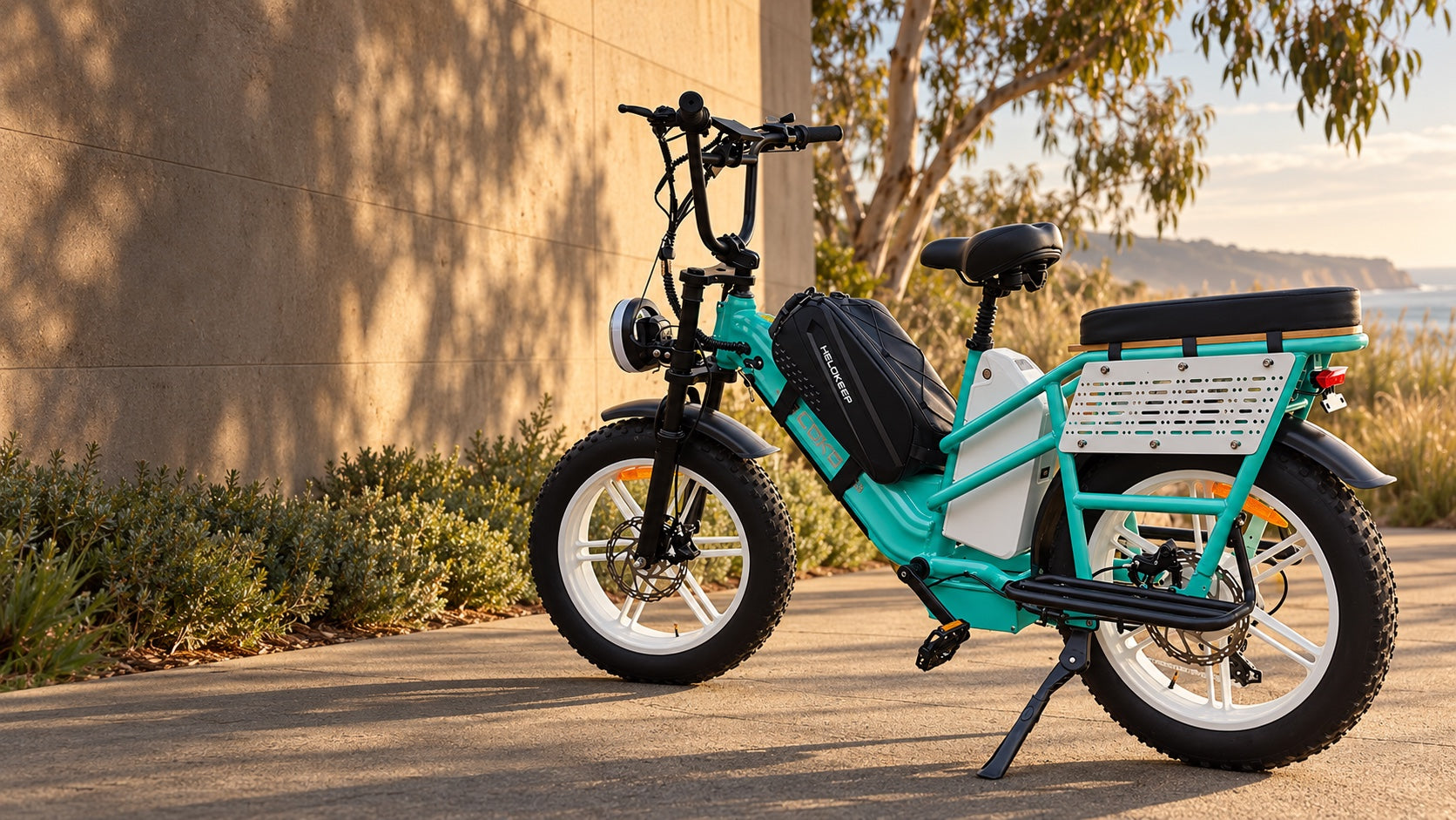 Helokeep CD20 cargo bike in warm afternoon light